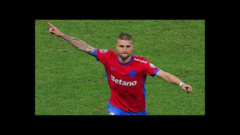 Cầu thủ FCSB và Fenerbahce đấu tranh gay gắt trên sân cỏ