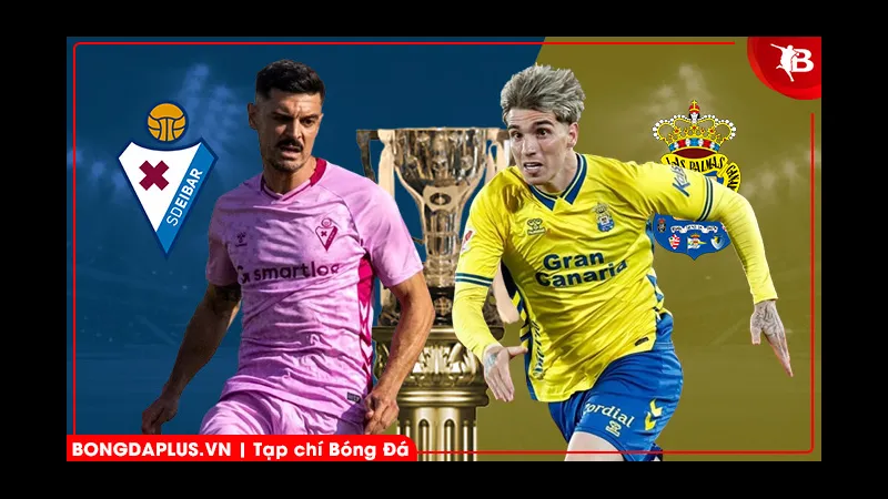 Cầu thủ Eibar và Las Palmas tranh chấp trên sân